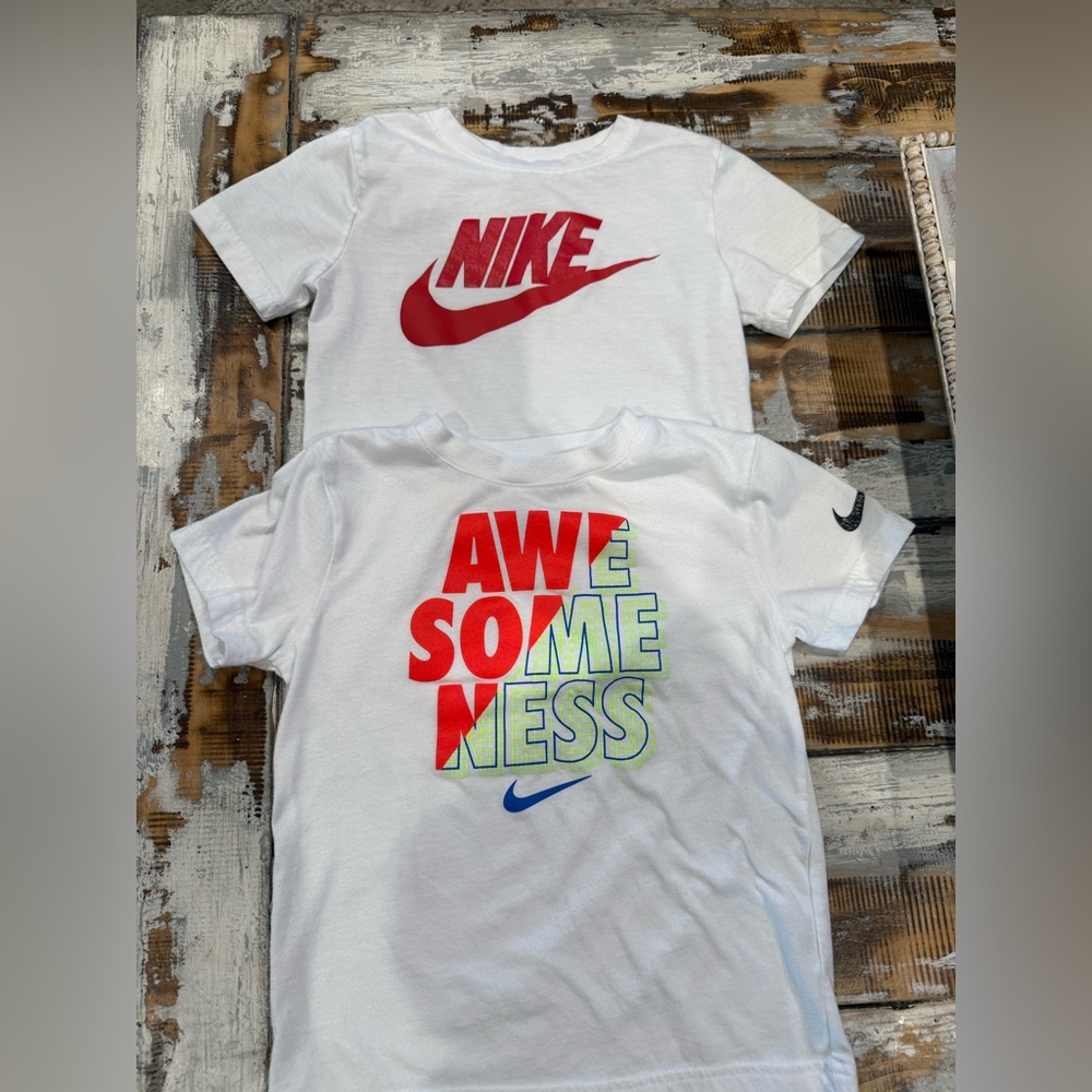 Nike White and Red Short Sleeve Tees
